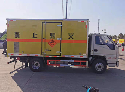 兰溪爆破器材运输车技术升级与安全合规新趋势